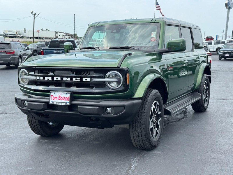 Used 2025 Ford Bronco Outer Banks AWD/4WD image 8