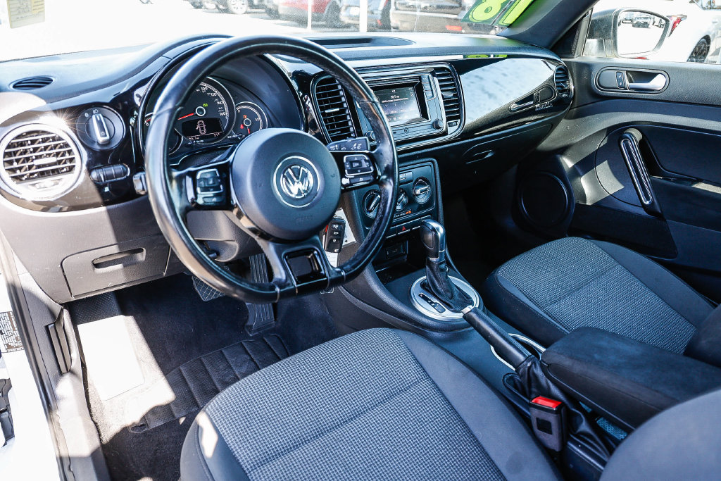 Used 2018 Volkswagen Beetle 2.0T S FWD image 37