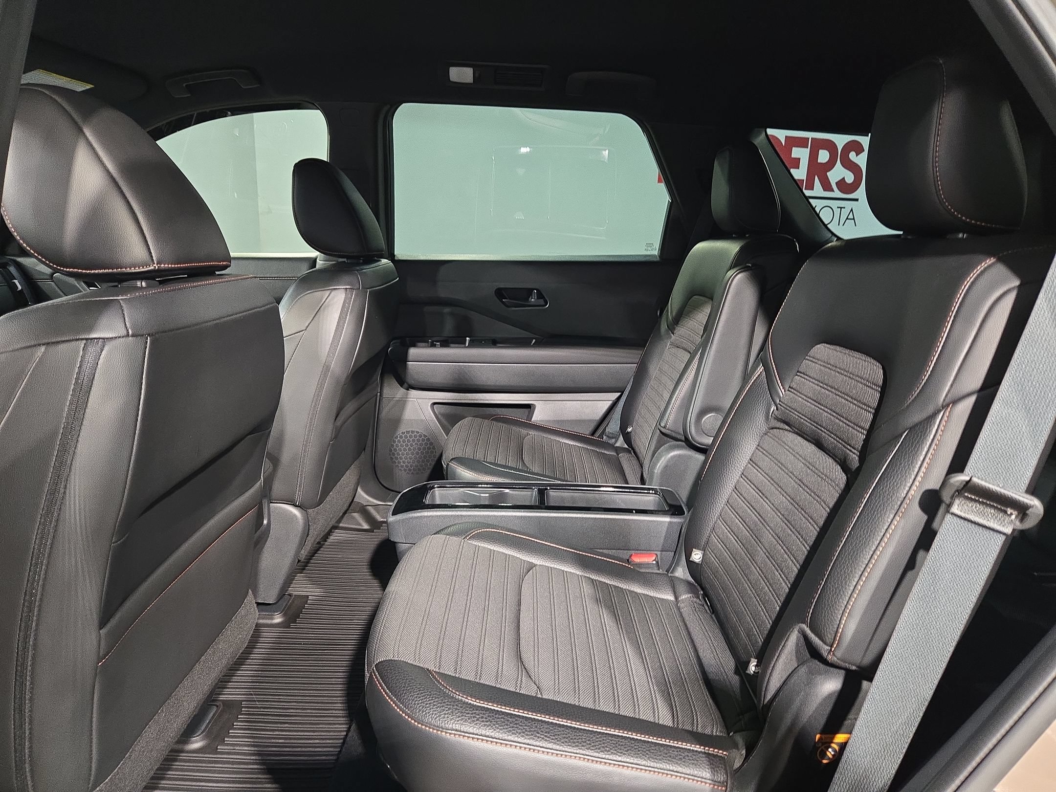 Used 2025 Nissan Pathfinder Rock Creek AWD/4WD image 35