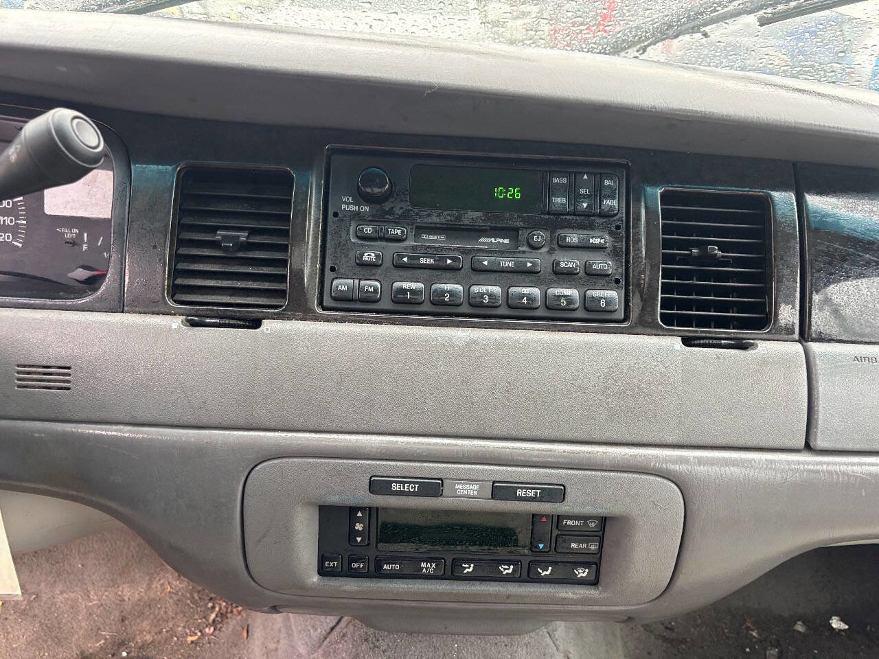Used 2000 Lincoln Town Car Signature RWD image 17