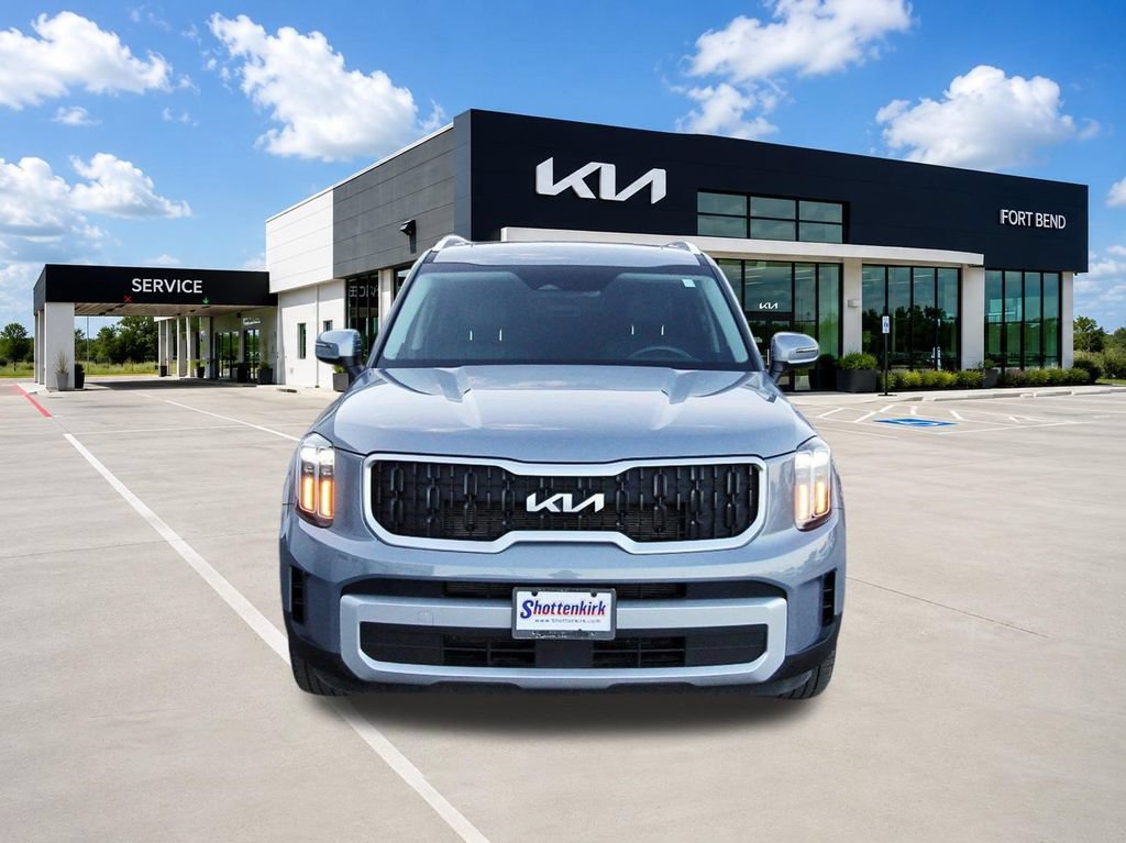 Used 2025 Kia Telluride EX w/ EX Captain's Chair Package FWD video 2