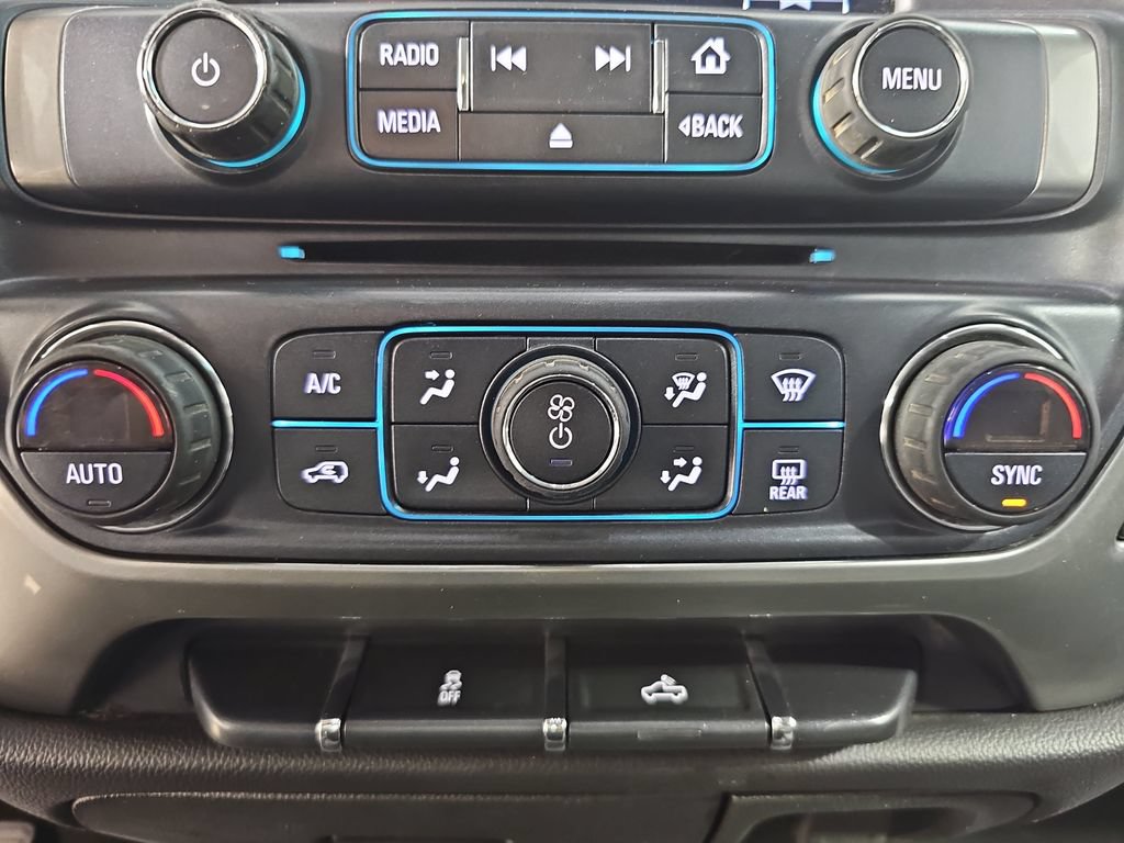 Used 2018 Chevrolet Silverado 1500 LT w/ All Star Edition AWD/4WD image 27