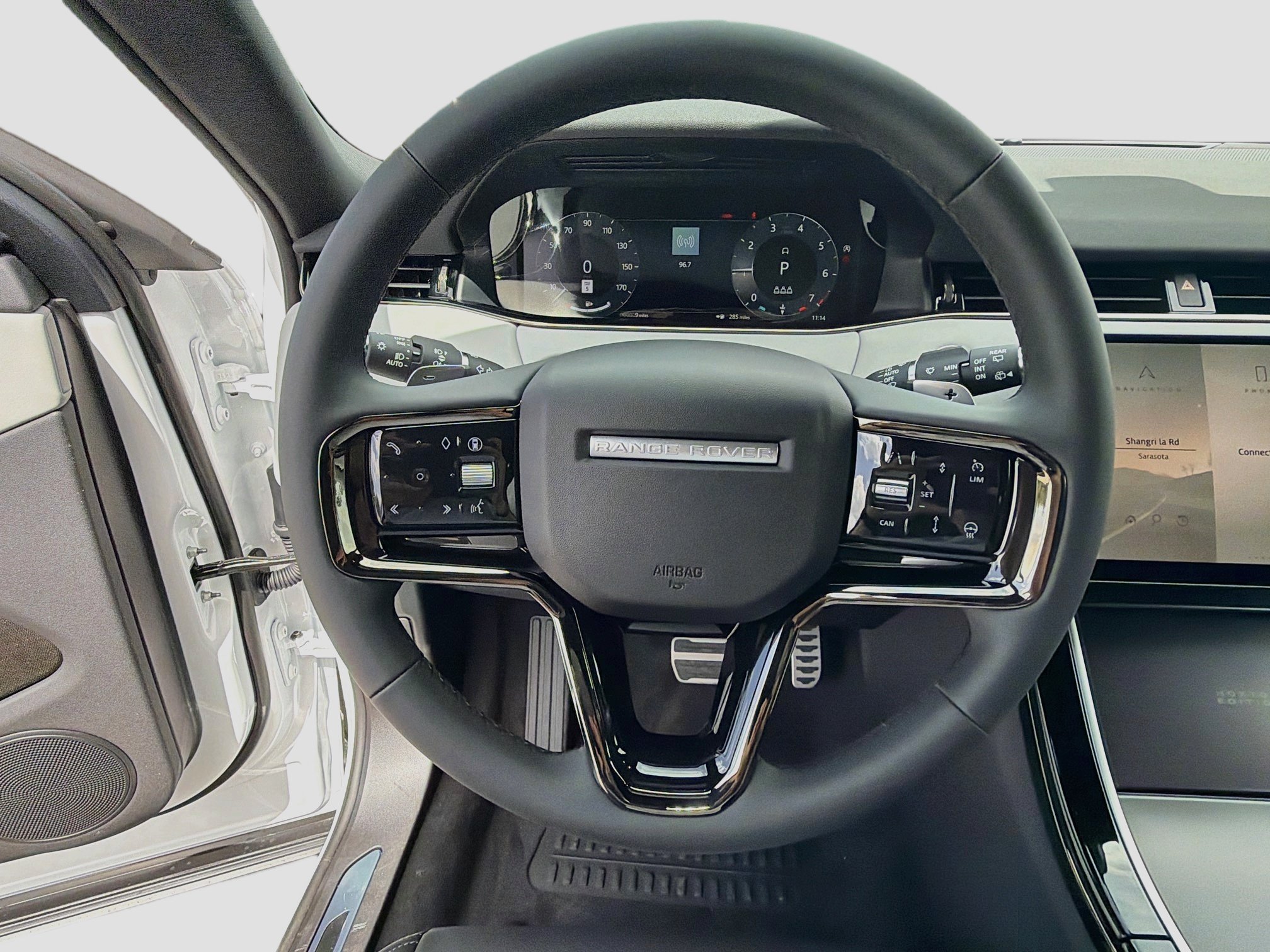 New 2026 Land Rover Range Rover Evoque Hoxton AWD/4WD image 39