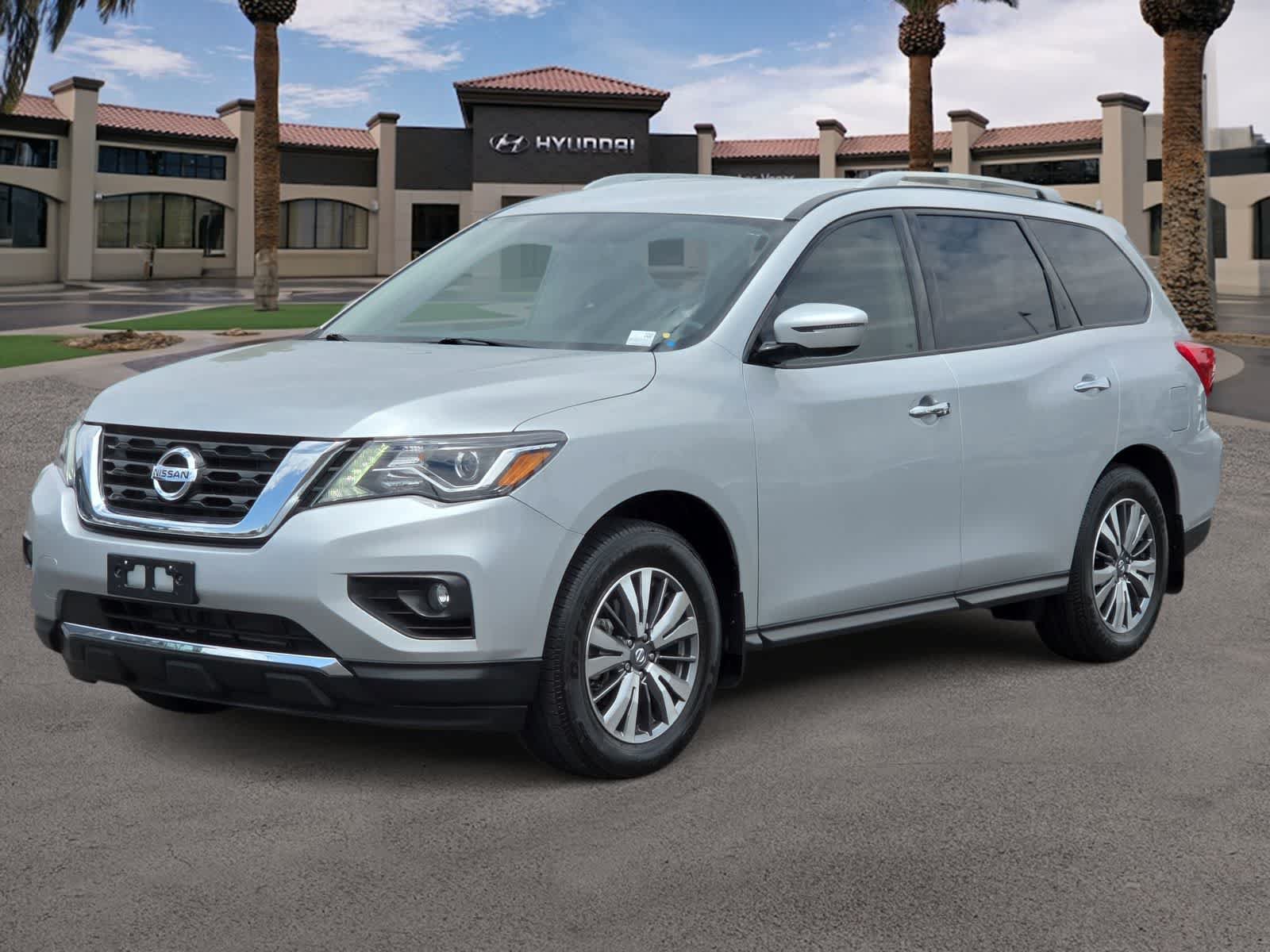 Used 2020 Nissan Pathfinder SV FWD image 4