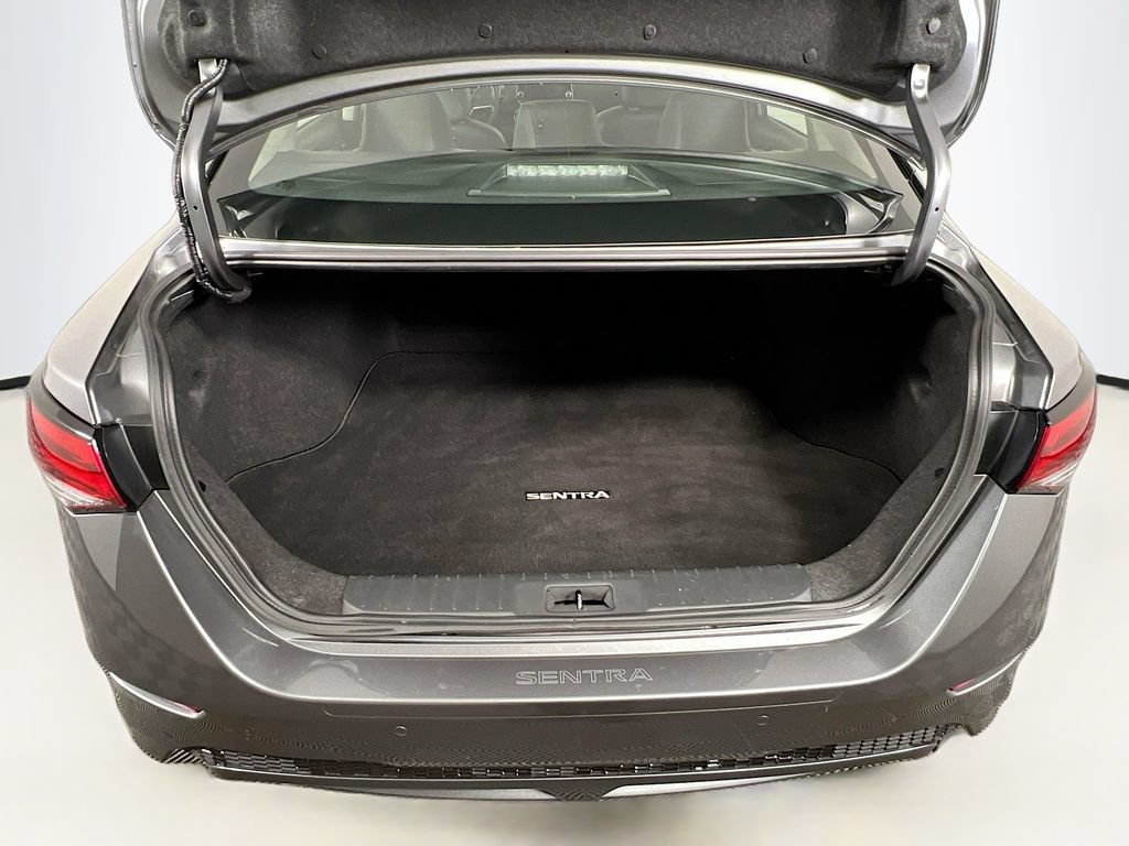 Used 2023 Nissan Sentra SR w/ SR Premium Package FWD image 25