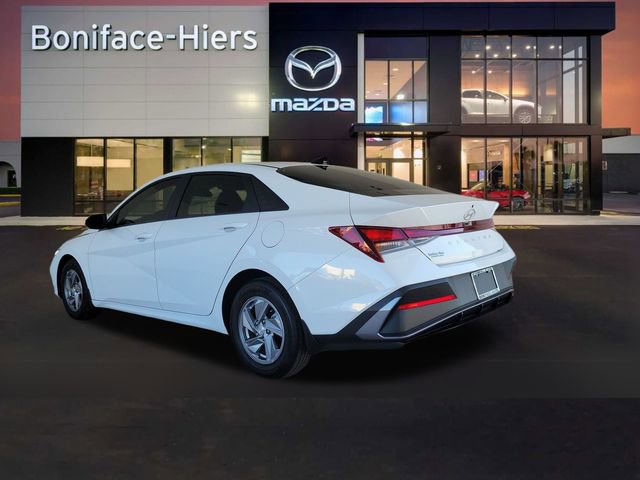 Used 2024 Hyundai Elantra SE image 28