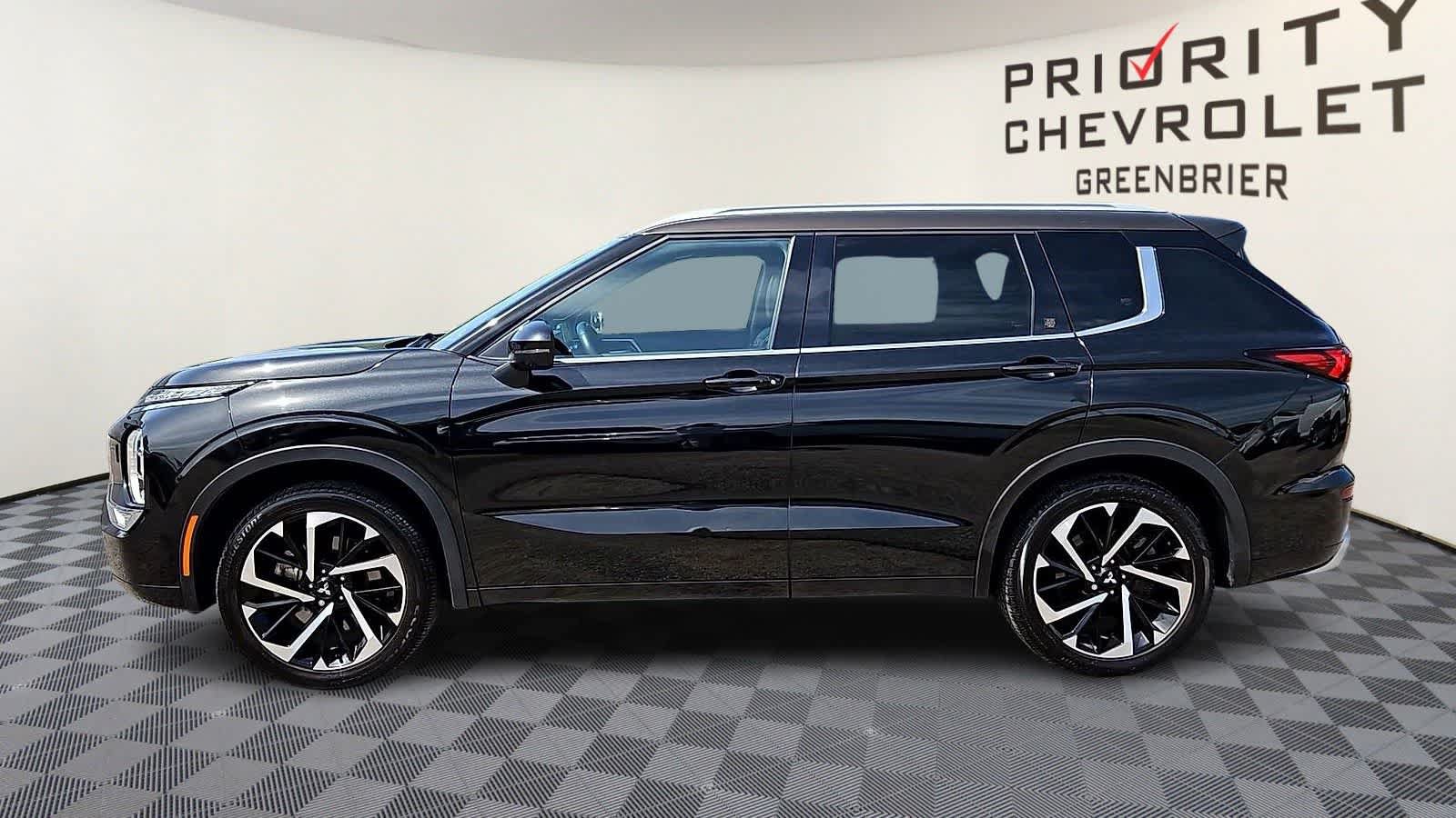 Used 2023 Mitsubishi Outlander SEL 40th Anniversary AWD/4WD image 5