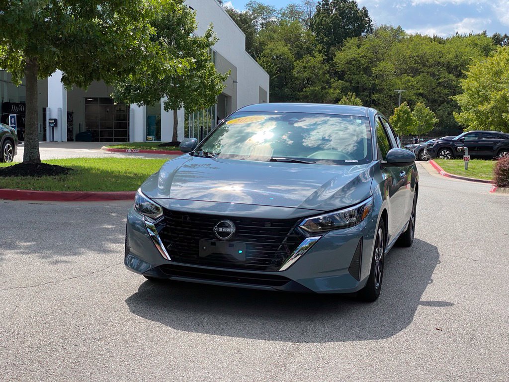 Used 2025 Nissan Sentra SV FWD image 3