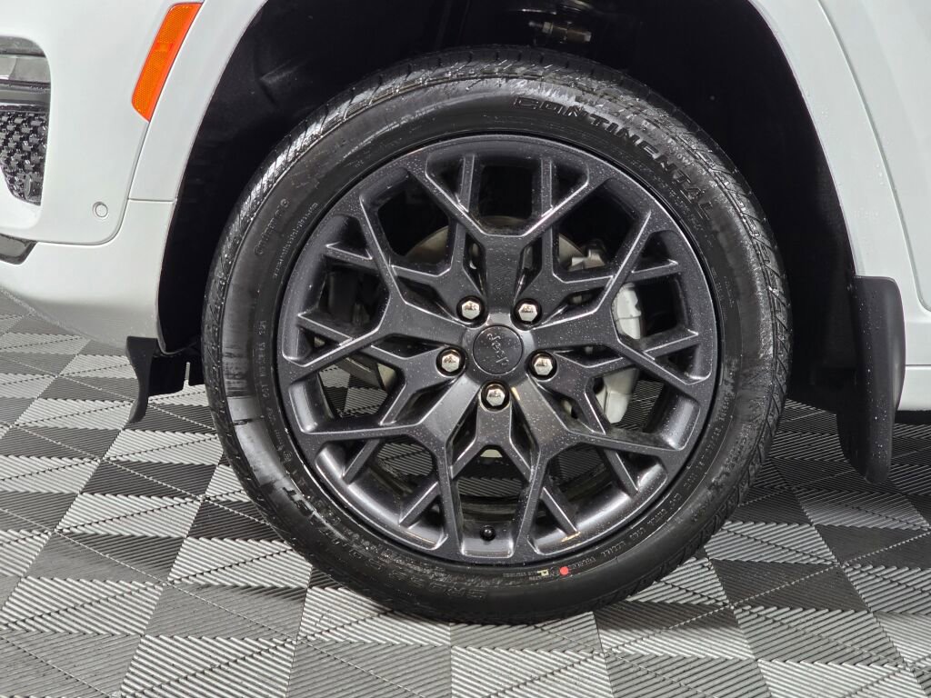 New 2025 Jeep Grand Cherokee Summit w/ Obsidian Package image 11