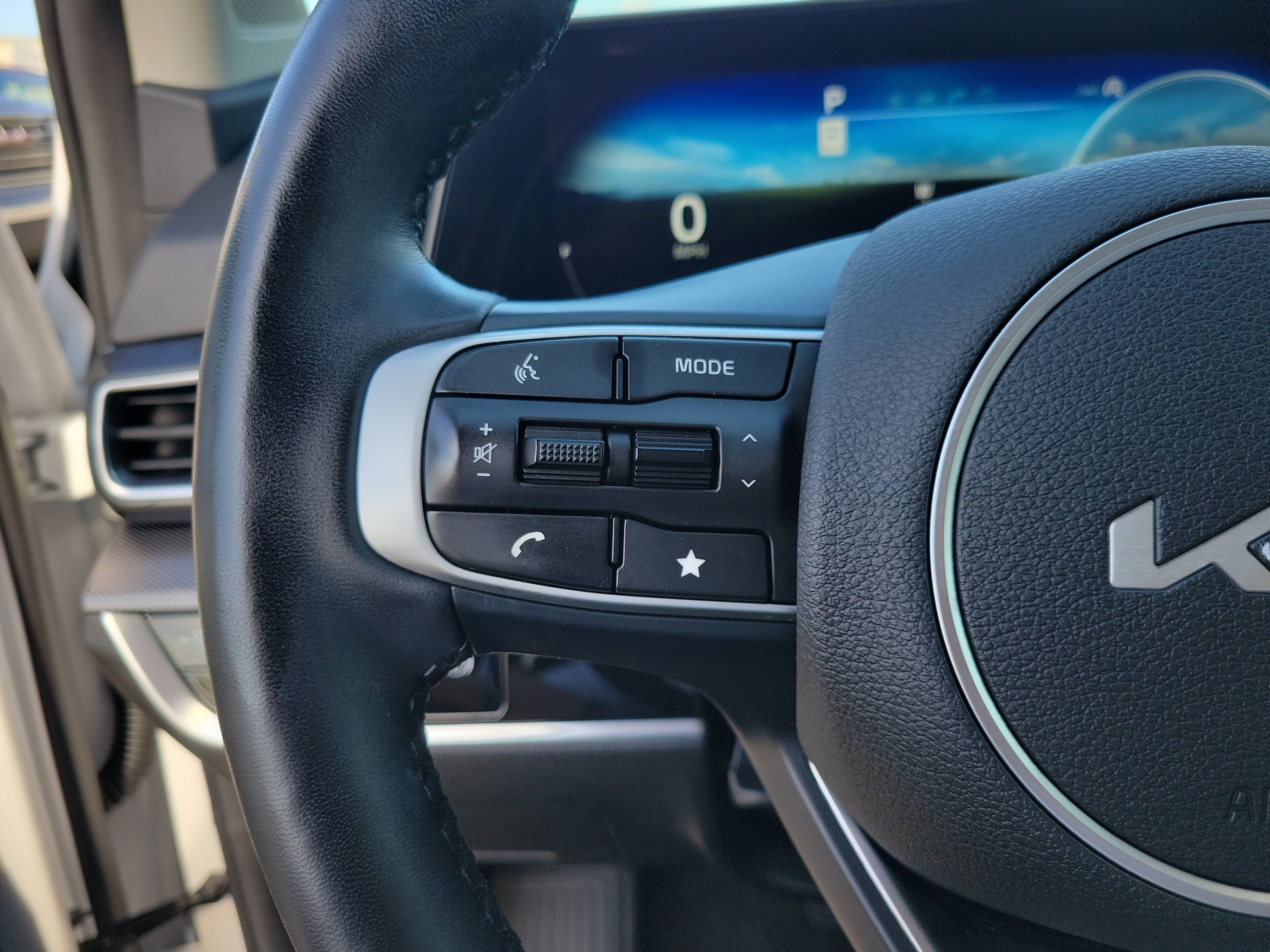 Used 2023 Kia Sportage SX image 31