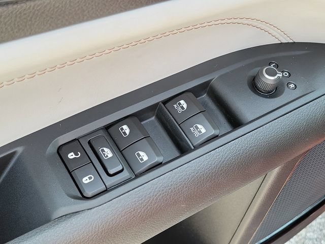 Used 2025 Jeep Compass Limited AWD/4WD image 18