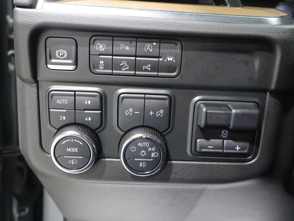 Used 2025 Chevrolet Tahoe High Country AWD/4WD image 40