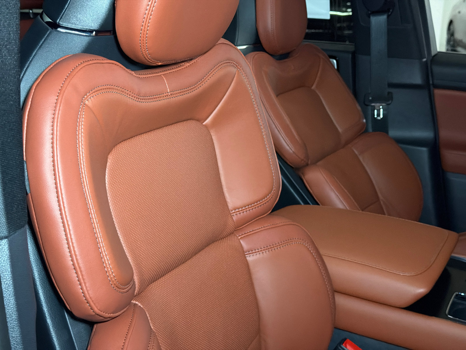 New 2027 Lincoln Aviator Reserve AWD/4WD image 12