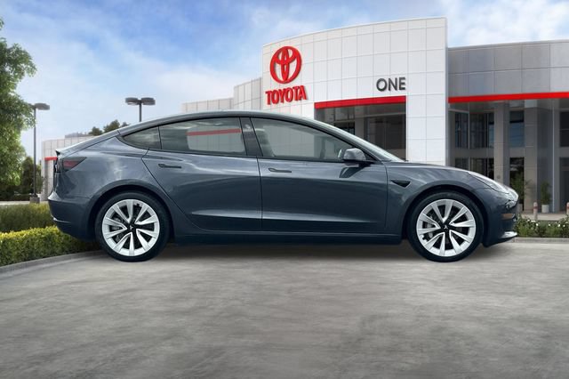 Used 2022 Tesla Model 3 Long Range AWD/4WD image 3