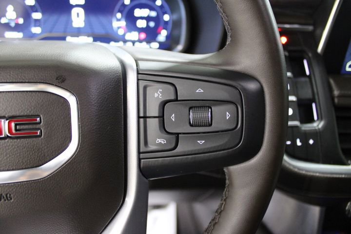 Used 2023 GMC Yukon XL SLT w/ SLT Luxury Package image 40