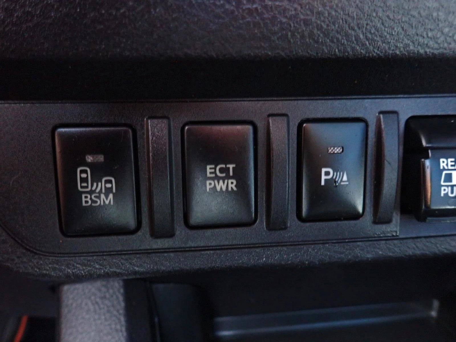 Used 2021 Toyota Tacoma TRD Off-Road w/ Technology Package AWD/4WD image 19
