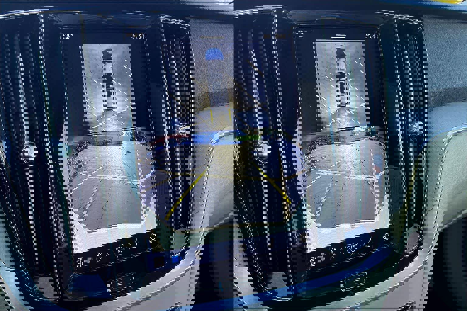 Used 2024 Volvo V60 B5 Cross Country Plus image 24