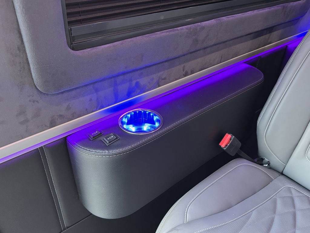 Used 2024 Mercedes-Benz Sprinter 2500 image 17