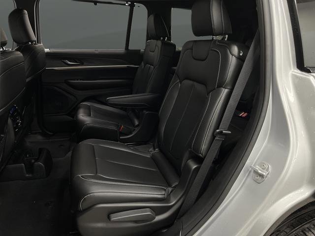 New 2025 Jeep Grand Cherokee L Limited w/ Luxury Tech Group II image 30