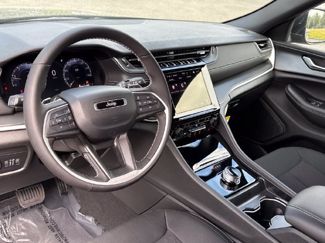 New 2026 Jeep Grand Cherokee Laredo X AWD/4WD image 18
