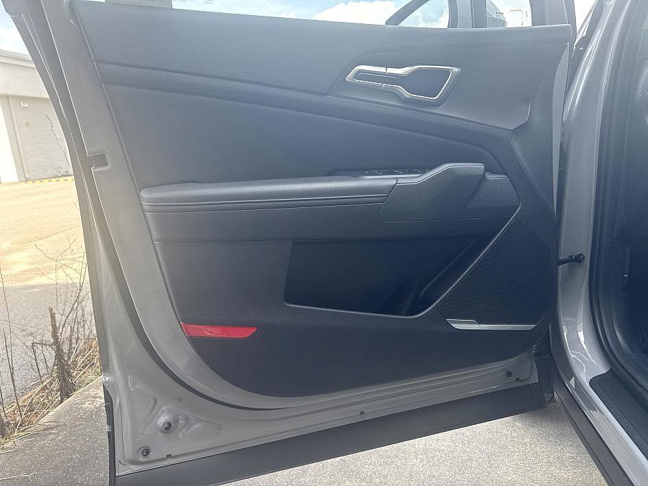 Used 2026 Kia Sportage EX w/ EX Panorama Roof Package image 9