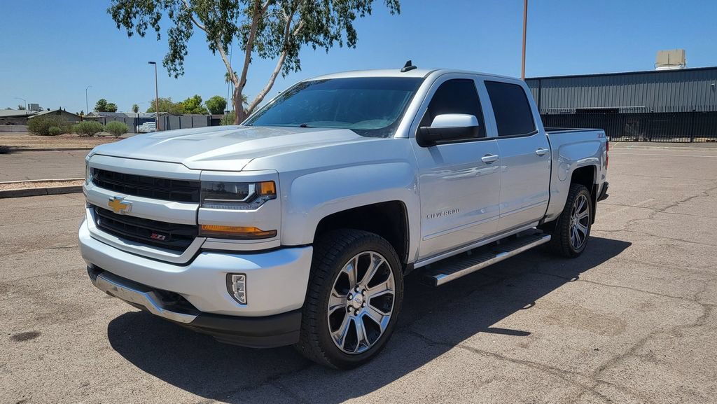 Used 2018 Chevrolet Silverado 1500 LT w/ All Star Edition AWD/4WD image 4