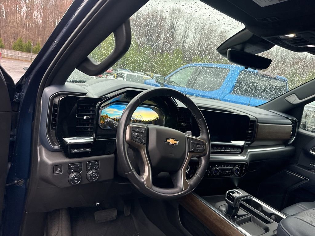 Used 2023 Chevrolet Silverado 1500 High Country w/ High Country Premium Package AWD/4WD image 19