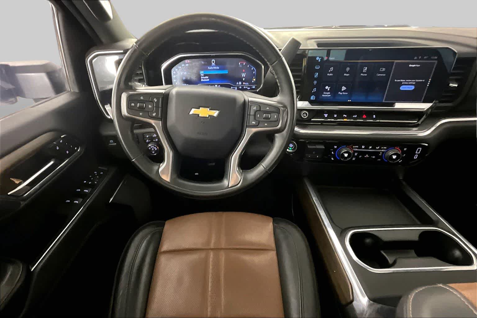 Used 2024 Chevrolet Silverado 2500 High Country w/ Technology Package AWD/4WD image 6