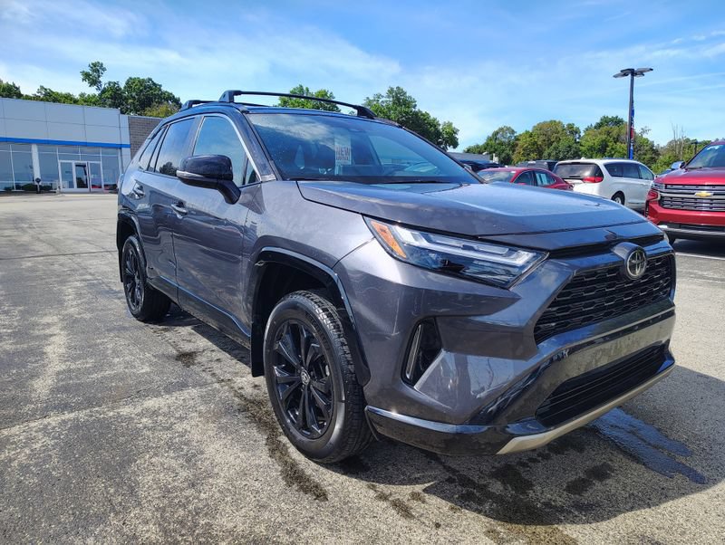 Used 2025 Toyota RAV4 XSE w/ Weather Package AWD/4WD image 3