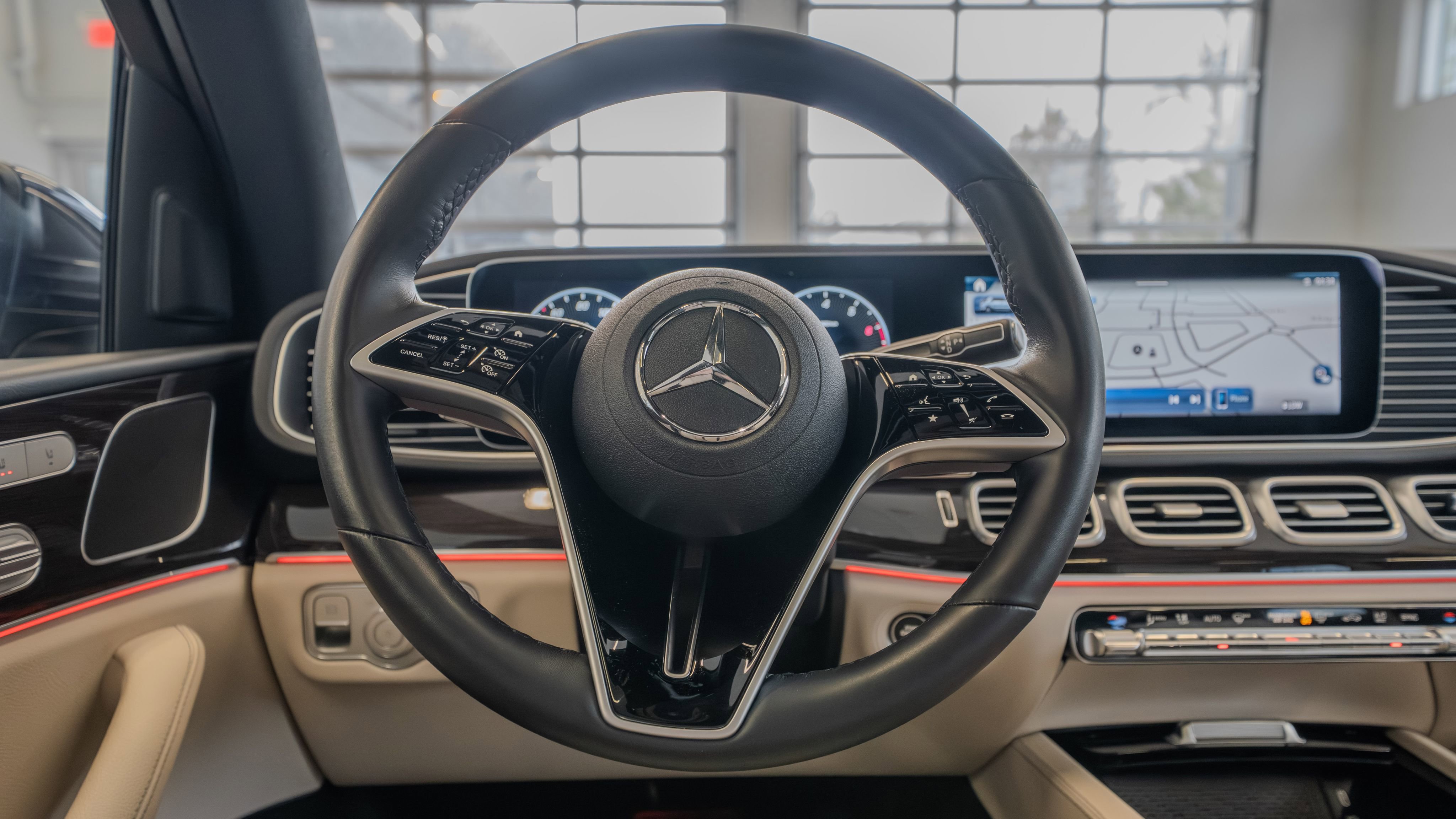 Used 2024 Mercedes-Benz GLE 350 4MATIC image 9