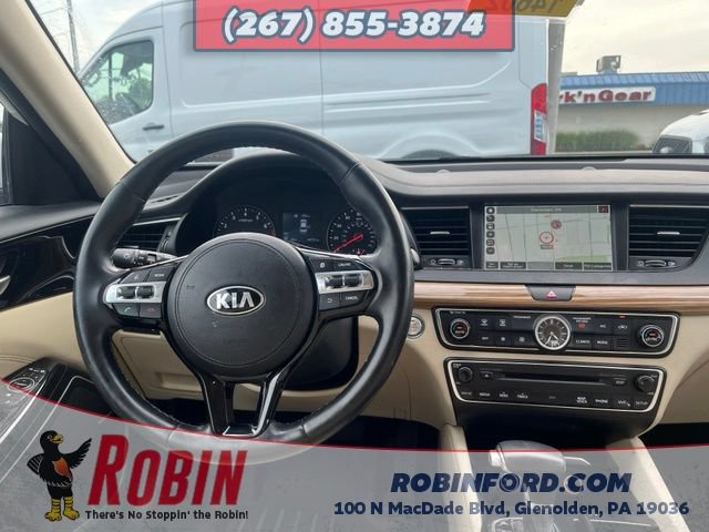 Used 2017 Kia Cadenza Premium w/ Luxury Package FWD image 10