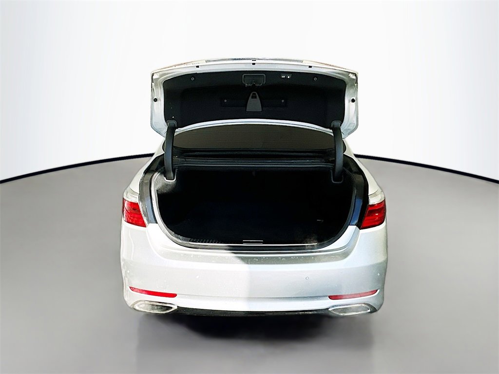 Used 2017 Kia K900 Premium image 27