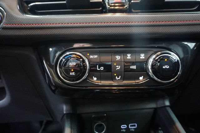 Used 2025 Chevrolet TrailBlazer RS w/ Convenience Package FWD image 20
