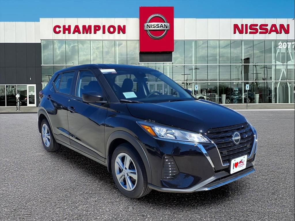 New 2025 Nissan Kicks S