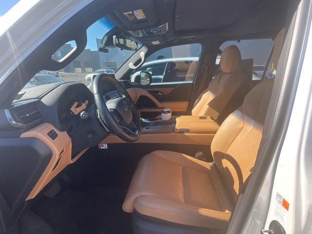 Certified 2025 Lexus LX 600 4WD w/ Accessory Package (Z1) image 8