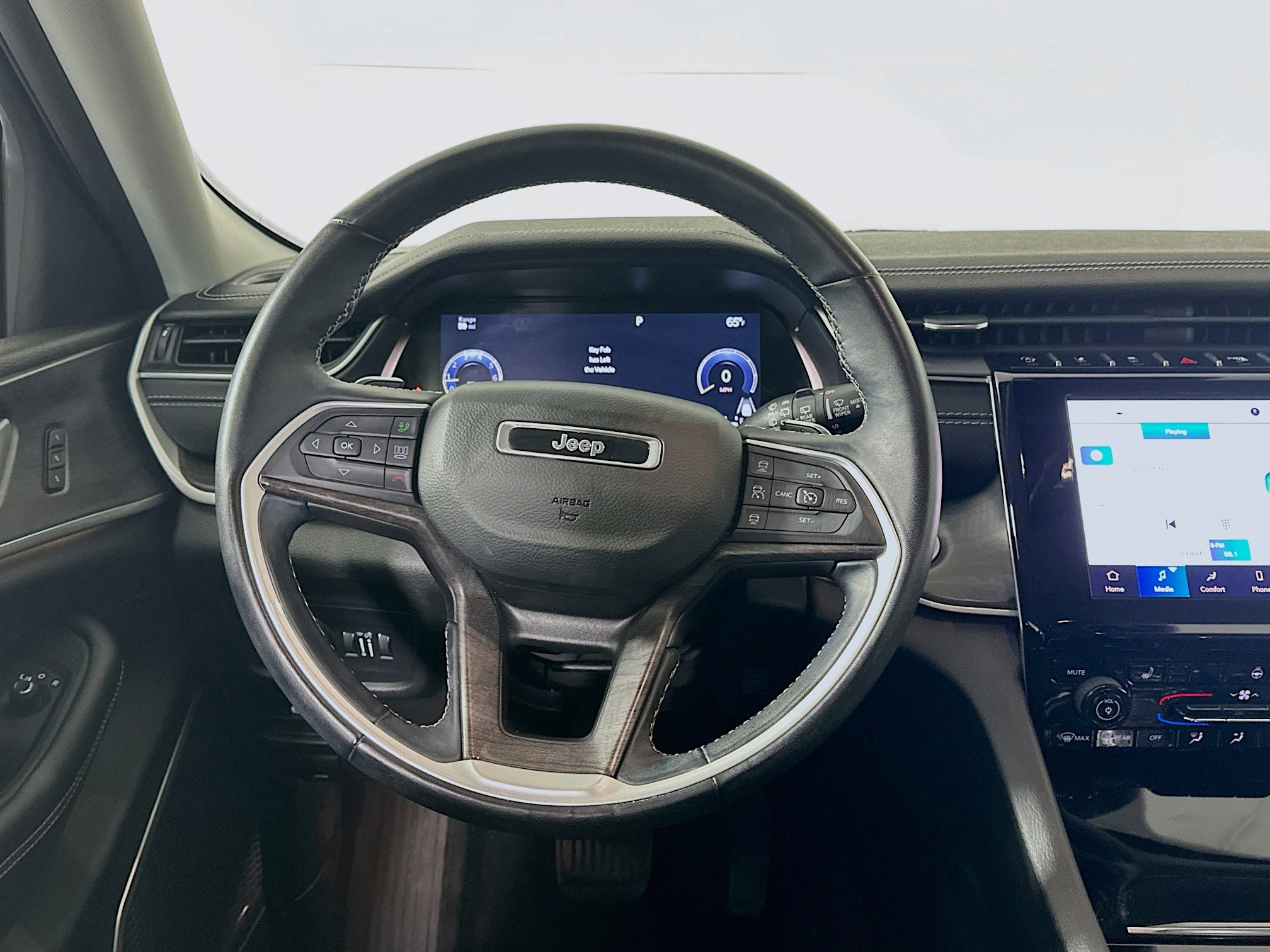 Used 2022 Jeep Grand Cherokee L Limited image 18