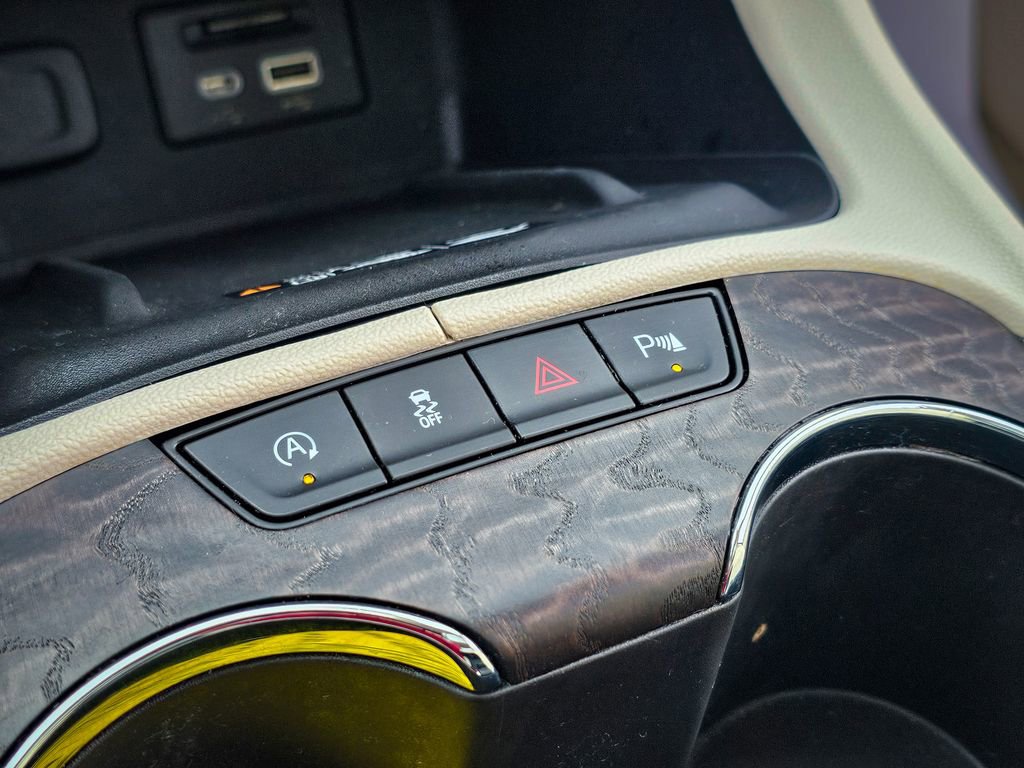 Certified 2023 GMC Acadia Denali w/ Denali Ultimate Package image 31