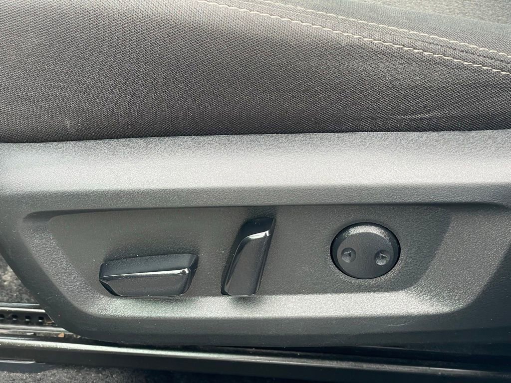 Certified 2024 Nissan Rogue SV AWD/4WD image 17