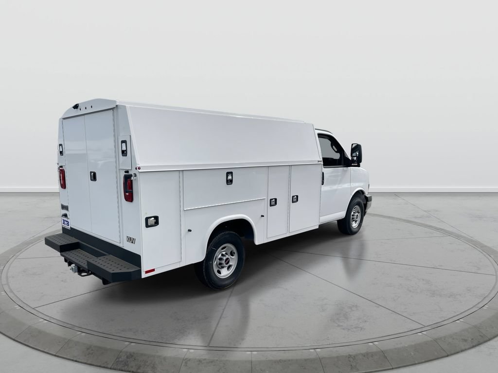 New 2025 GMC Savana 3500 w/ Power Convenience Package RWD image 8