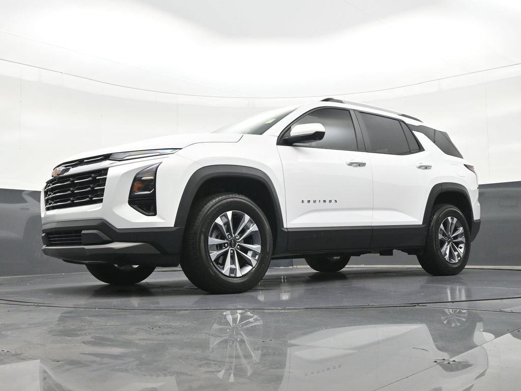 Used 2025 Chevrolet Equinox LT w/ Safety and Technology Package FWD image 27