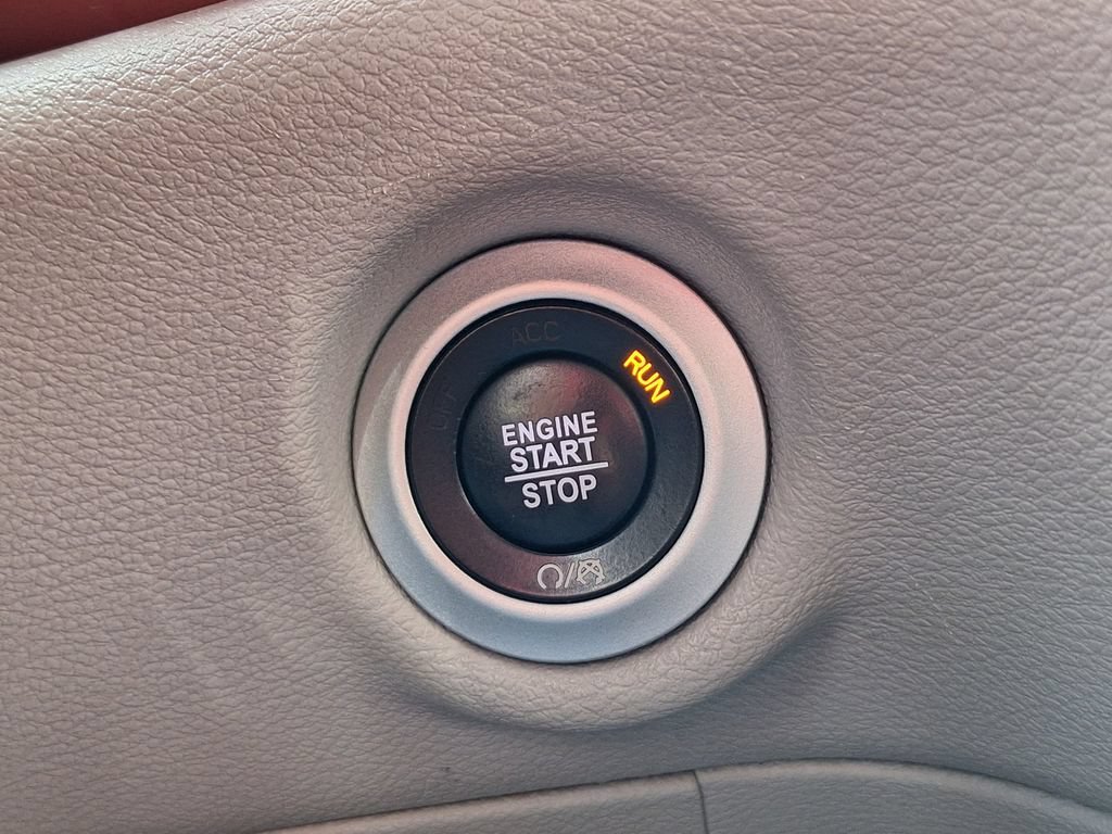 Used 2022 Chrysler Pacifica Touring-L FWD image 23