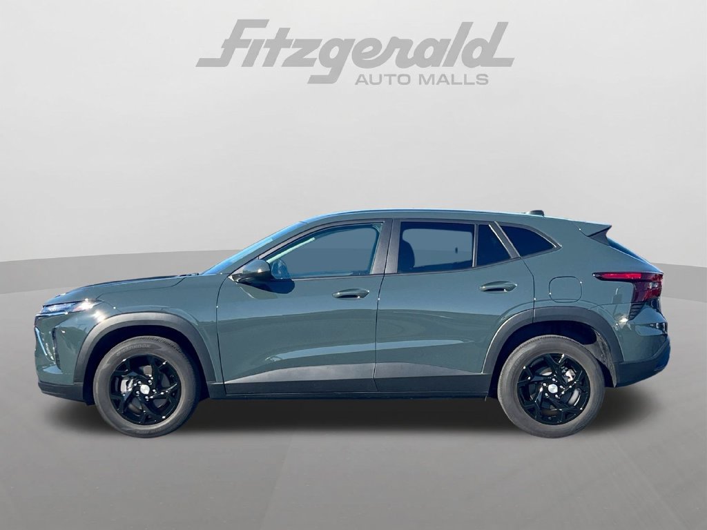 Used 2025 Chevrolet Trax LS w/ LS Convenience Package FWD image 14