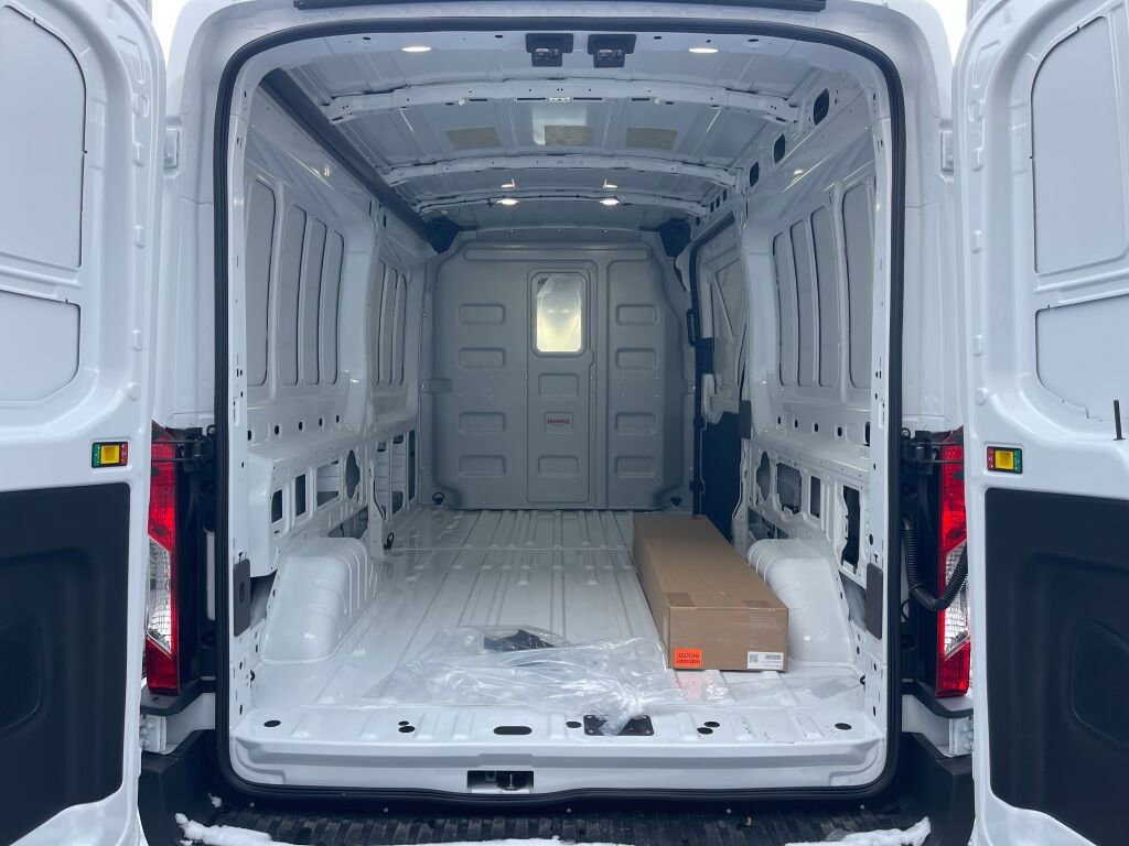 New 2025 Ford Transit 250 148 Medium Roof image 13