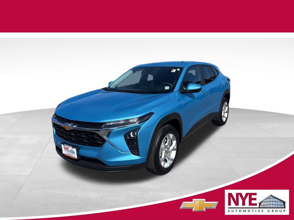 Used 2025 Chevrolet Trax LS w/ LS Convenience Package
