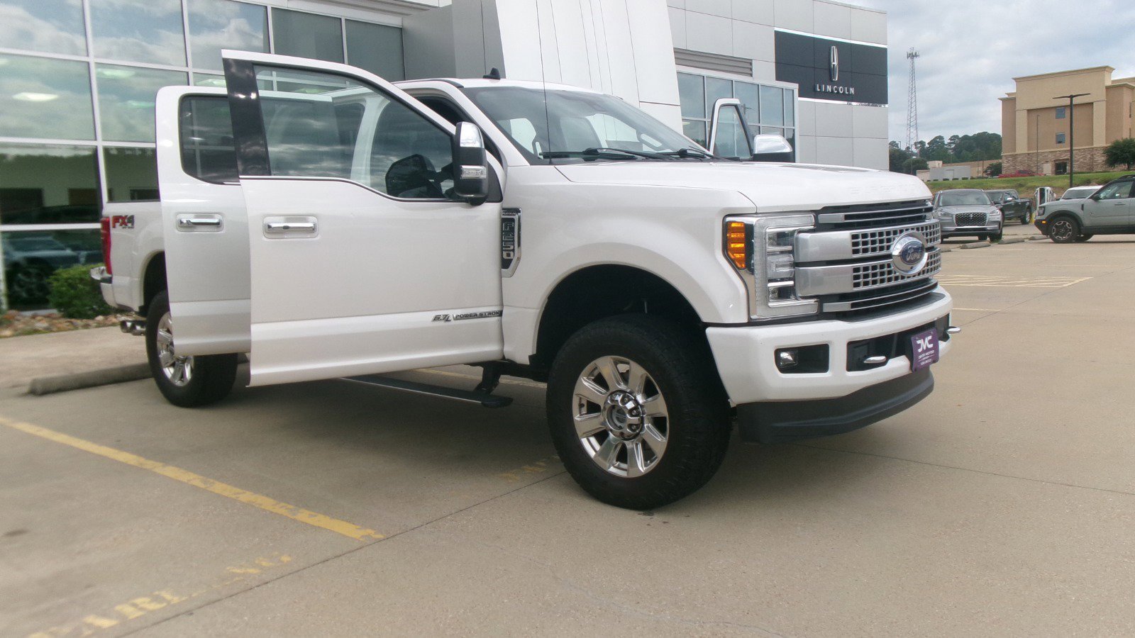 Used 2019 Ford F250 Platinum w/ Platinum Ultimate Package AWD/4WD image 17