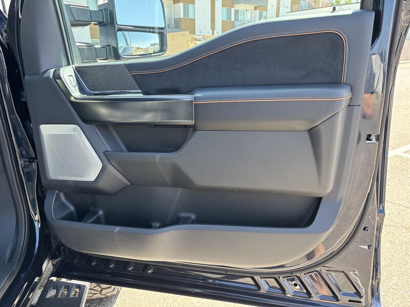 Used 2023 Ford F350 Platinum w/ Tremor Off-Road Package AWD/4WD image 31