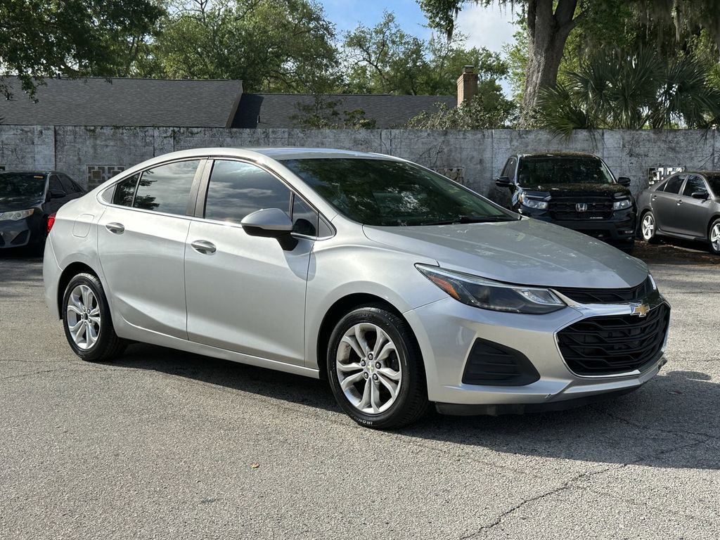 Used 2019 Chevrolet Cruze LT w/ Convenience Package image 2