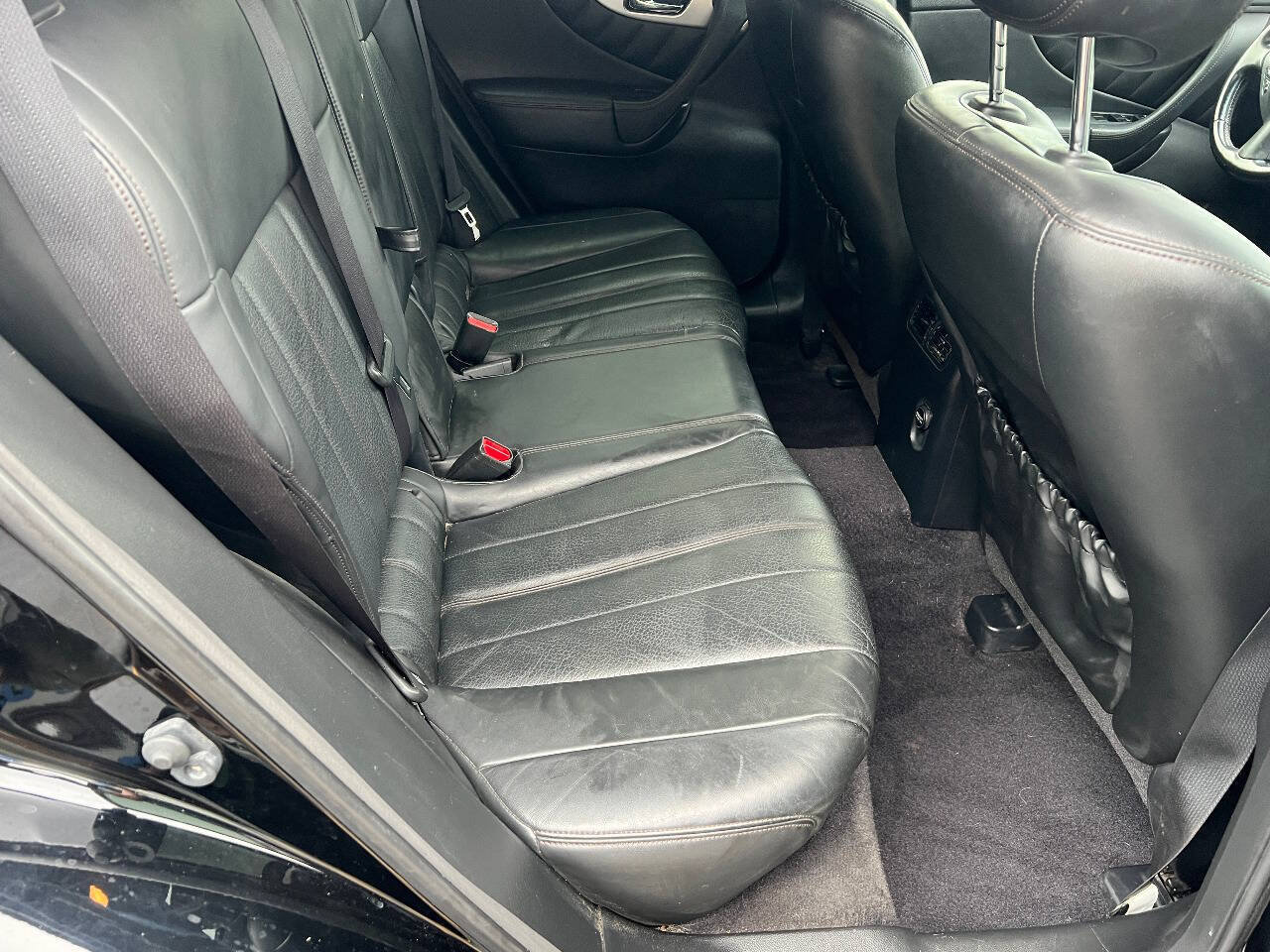 Used 2014 INFINITI QX70 AWD w/ Premium Package image 22