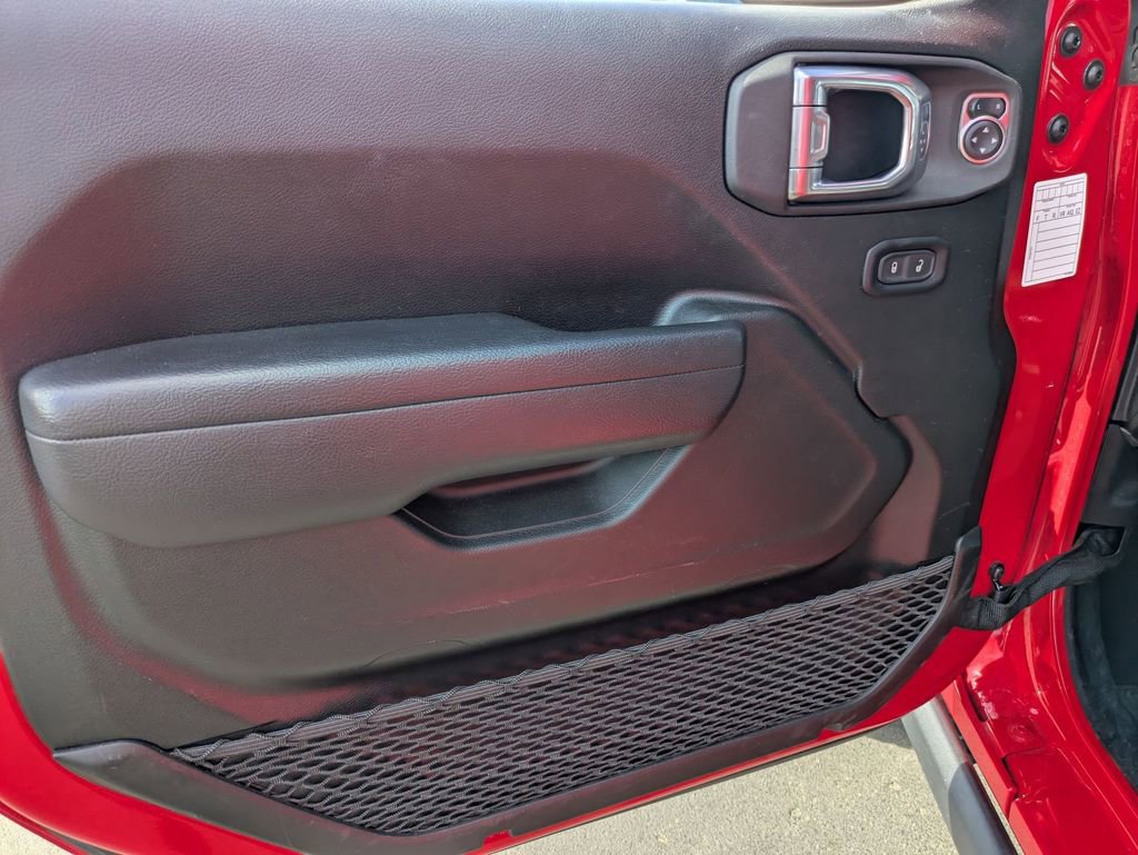 Used 2025 Jeep Wrangler Unlimited Rubicon w/ Convenience Group image 15