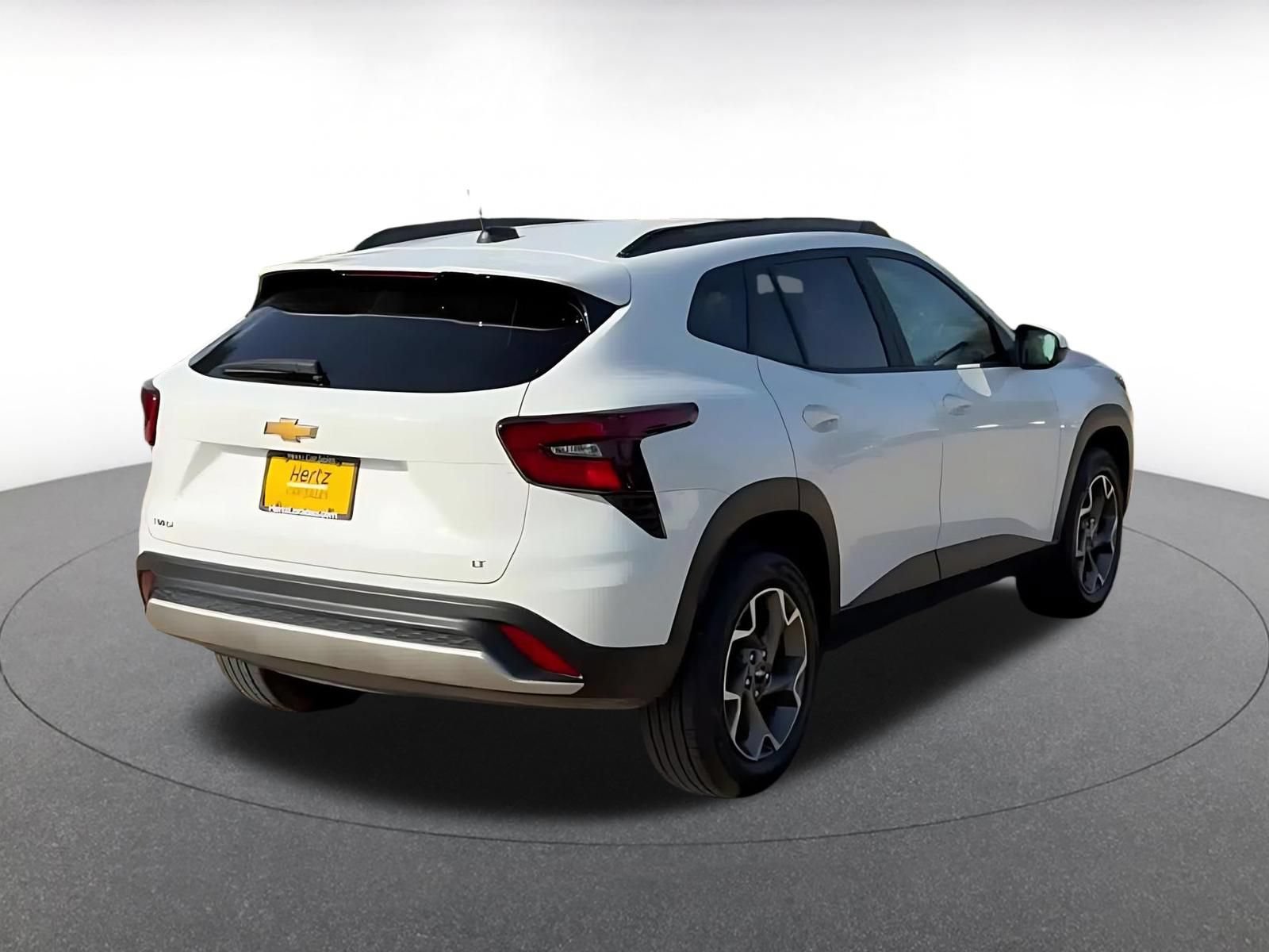 Used 2025 Chevrolet Trax LT FWD image 14